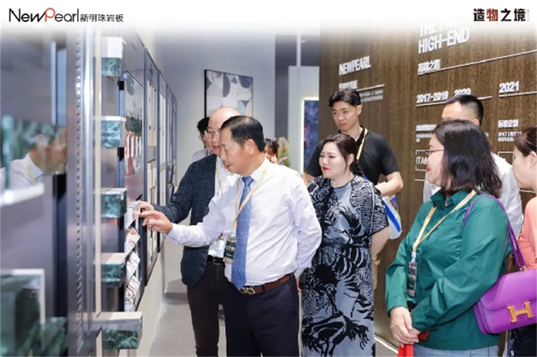 1714269278420717.jpg 1000W+關(guān)注!潭洲展新明珠巖板“種草”破圈03.jpg